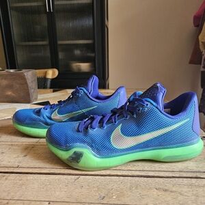 Nike Kobe 10 Emerald City Basketball Shoe